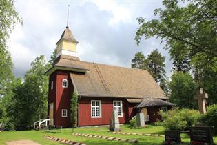 pitkäkirkko (rak. Andreas Louwet) on viimeinen pohjalaista hirsiarkkurakennetta käyttäen toteutettu puukirkko. Porttirakennus on vuodelta 1771. Carl Chistoffer Stadighin maalauksia.