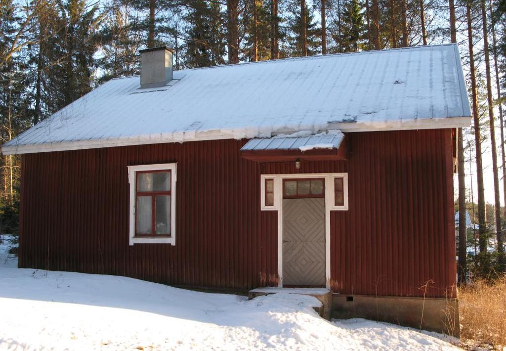 FCG SUUNNITTELU JA TEKNIIKKA OY Kaavaselostus (luonnos) 40 (77) Pihassa on asuinrakennus, navetta taloa vastapäätä ja aittaliiteri-rakennus pihan pohjoisreunalla.