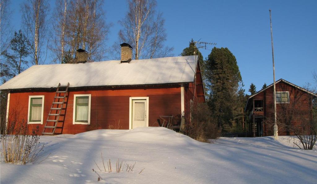 FCG SUUNNITTELU JA TEKNIIKKA OY Kaavaselostus (luonnos) 42 (77) Savilahden asuinrakennus ja aitta Savilahti sijaitsee Patoveden rannalla. Pihapiirissä on asuinrakennus, aitta, ja sauna.