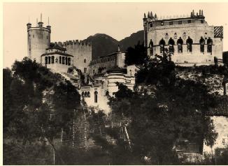 Kuva 46. Kreivi Mattein linna 1800-luvun lopulla kuvattuna.
