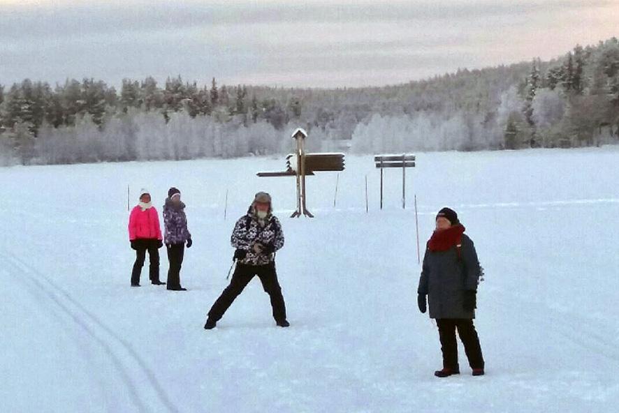 Talvea alettiin odottamaan syksyllä isojen odotusten kanssa, mutta kuinkas kävikään. Luonto alkoi vaan vihannoimaan ja kukat kasvamaan.