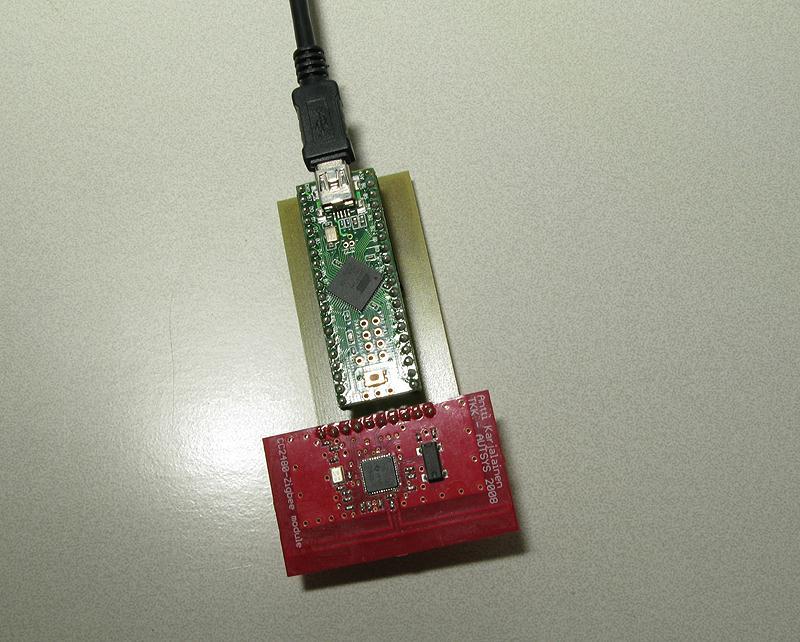 Kuva 3: Kuvassa on Zigbee-vastaanotin, joka kiinnitetään USB-liitännällä mittauksia käsittelevään palvelimeen