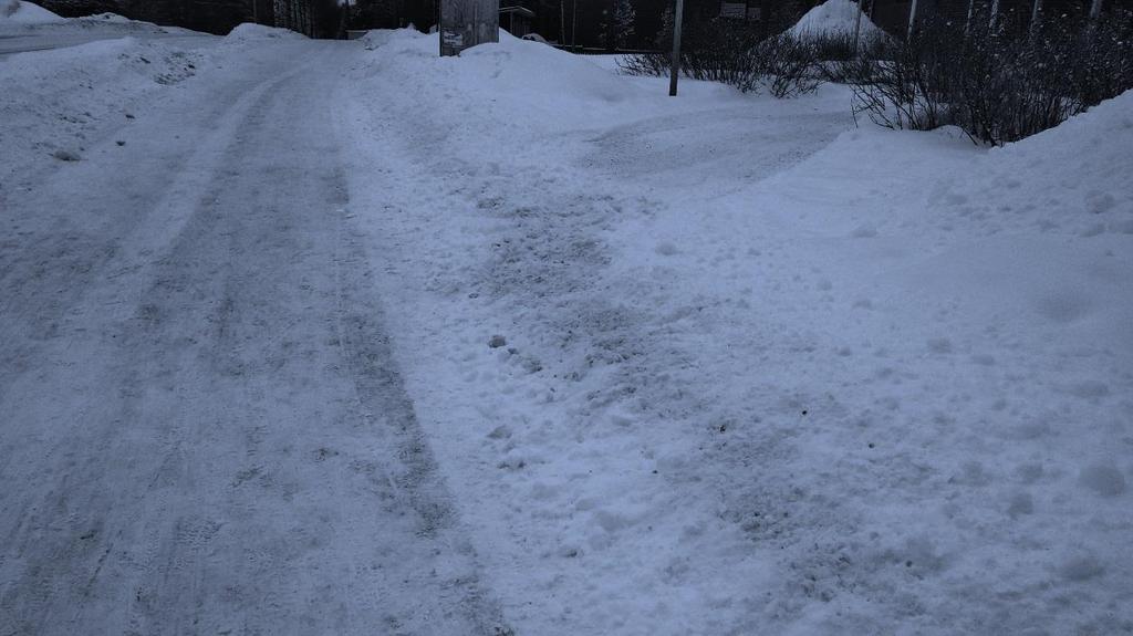 toimivat eri aikoihin aiheutuu kuvan 13 kaltaisia tilanteita, joissa lumivalli estää kulkemisen ja on