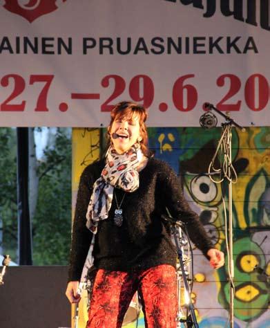 Suomes hyvin tutah da korgiesti arvostetah Heikki Koukkuzen da Anneli Olanton ruaduo karjalan kielen aktivistoinnu da karjalazen pajon säilyttäjinny.