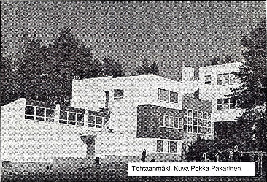 TEHTAANMÄEN KOULUN RESTAUROINTI 2001-2003 Tehtaanmäen koulun on suunnitellut arkkitehti Alvar Aalto vuosina 1938-39. Rakentaminen alkoi vuonna 1939 ja koulu valmistui keväällä 1940.
