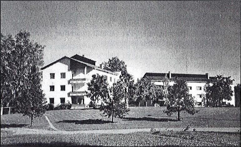 Aravat A, B ja C 1952 ja 1956. Valkoiseksi maalatut tiilirakenteiset kerrostalot maisemallisesti näkyvällä paikalla ovat Aallon viimeiset työt Inkeroisissa. Vuonna 1951-52 valmistuivat nk.