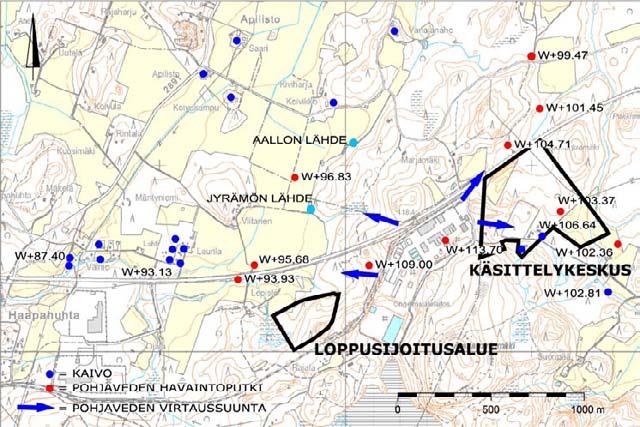 Kuva 7 9. Pohjaveden virtausolosuhteet ja lähiympäristön kaivot. Käsittelykeskuksella pintamaalaji on suurelta osin silttiä ja savea, minkä vuoksi alueella muodostuvan pohjaveden määrä on vähäinen.