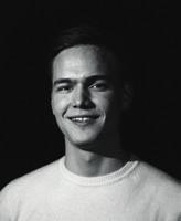 Pidän huolen, etmestari. Vastuullani on yllä- Moi!
