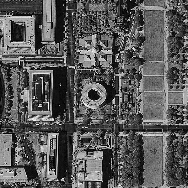 the outskirts of Cairo, Egypt. (Source: SPIN-2 Imagery, http://www.