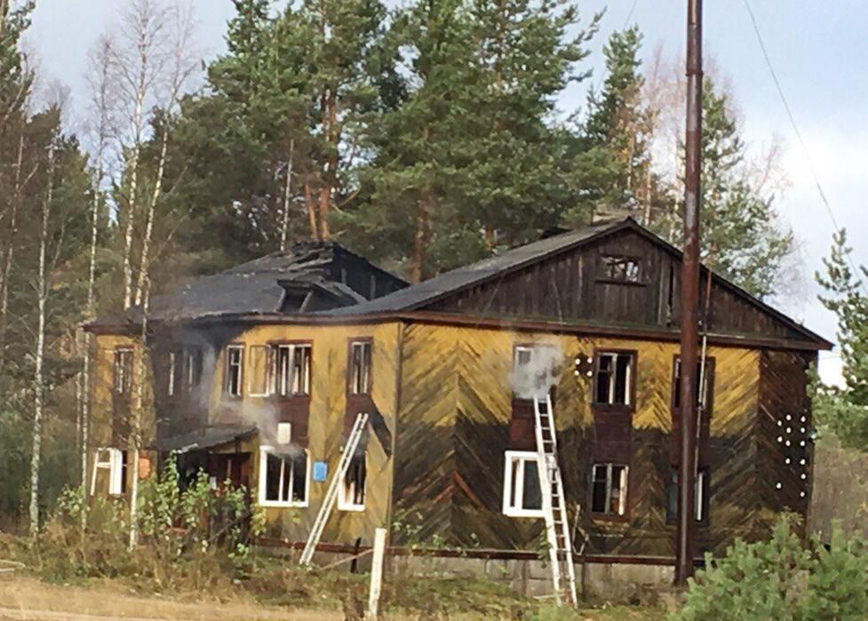 rajan vaihtuva luonne ovat kirjassa kehyksinä, jotka vaikuttavat ihmisten elämään molemmilla puolilla rajaa ja siirtelevät heitä myös eri puolille rajaa.