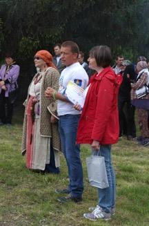 Puheita ja palkintojen jakoa. Vera Kovalenko (vas.