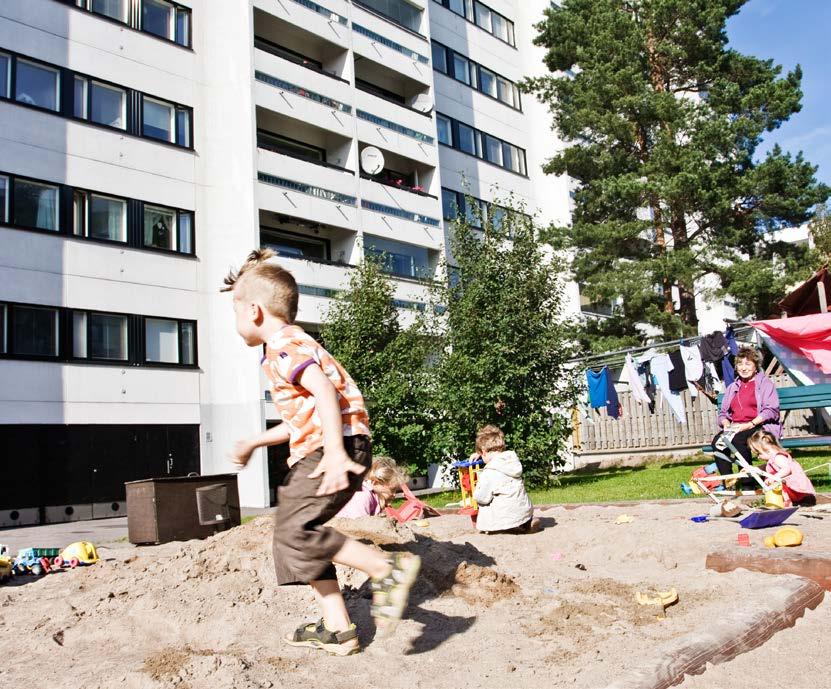 Lähiöfest2017-hanke tuo näkyväksi lähiöiden ominaispiirteitä ja aktiivista arkea Kuva: Simo Karisalo LÄHIÖFEST2017-KAMPANJA Helsingin kaupunki solmi loppuvuodesta 2016 toimeksianto- ja