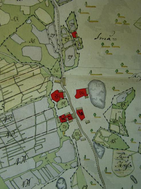 1539 asutusluettelossa jolloin paikalla viisi taloa. 1560 kuusi taloa ja 1620 neljä taloa. 1760 kylässä on viisi taloa: Jussila, Raula, Nummis, Tängo (Tängå), ja Härla.