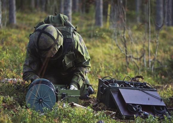 12.2 PUOLUSTUSHALLINNON VIESTINTÄ Puolustusministeriö viestii häiriötilanteissa ja poikkeusoloissa hallinnonalansa perustehtävistä; puolustuspolitiikasta, sotilaallisesta maanpuolustuksesta,