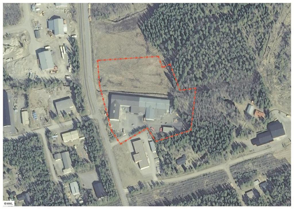 1 Lähtökohdat 1.1 Selvitys suunnittelualueen oloista 1.1.1 Alueen yleiskuvaus Suunnittelualue sijaitsee n. 4 km kaupungin keskustasta koilliseen Kuivassuon alueella.