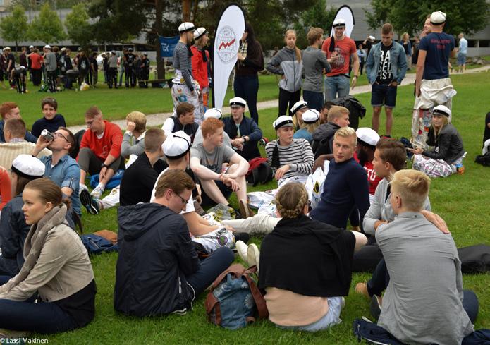 Tämän jälkeen tutorit opastavat Sinut oikeaan paikkaan, joten aivot vaan narikkaan. TÄSTÄ SE LÄHTEE! Pro Tips Hervantaan pääset keskustasta noin 25 minuutissa busseilla 3, 13 tai 20.