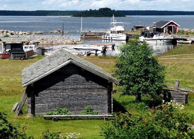 Muutama sata metriä eteenpäin oleva vanha matkustajalaituri jää tyhjäksi. Seuraavana aamuna kivet kolisevat kölien alla!