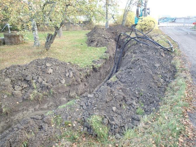 Vasemmassa reunassa Kylätalon vanha päärakennus, jonka alta