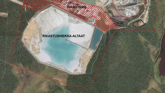 Kuvissa asemakaavan alustava suunnittelualue on esitetty punaisella vinorasterilla ja kaivospiiri on rajattu ohuella punaisella viivalla.