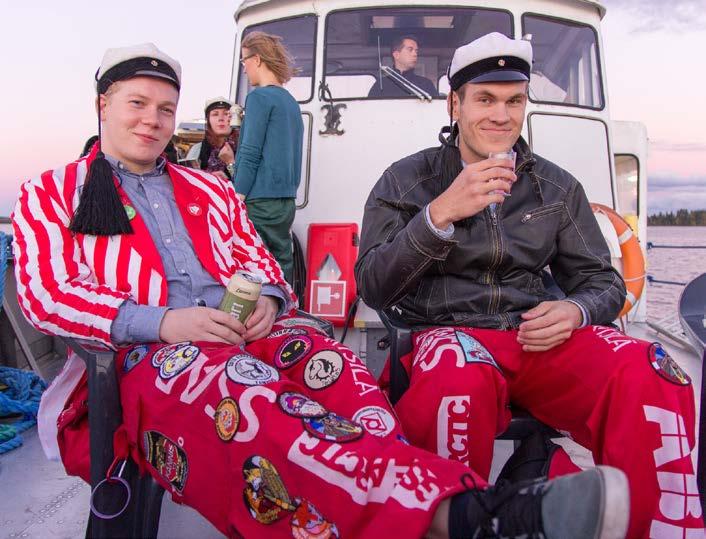 Viime vuonna remontoidun kiltahuoneen sohvat hohtavat uutuuttaan ja ovat muuten tänä keväänä suoritetun tutkimuksen mukaan koulun