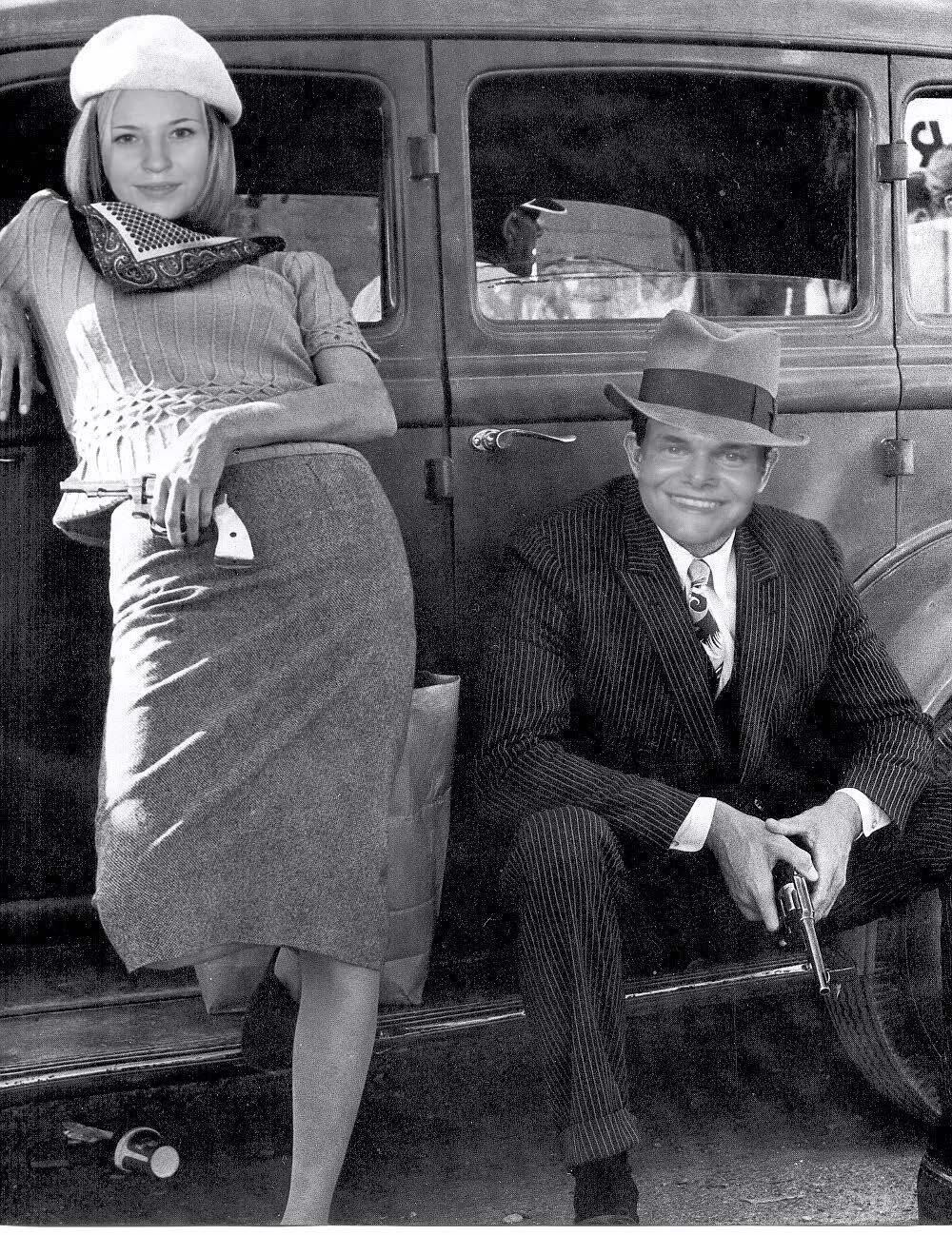 Fuksivastaava esittely Bonnie & Clyde Hillsborosta Herwantaan 1900-luvun alkupuolella he ryöstivät useita pankkeja, pikkukauppoja ja huoltoasemia.