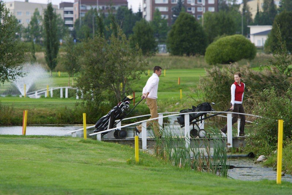 Salon Golfkeskuksen luonto- ja maisemaselvitys 1. Alueen sijainti ja yleiskuva 2.