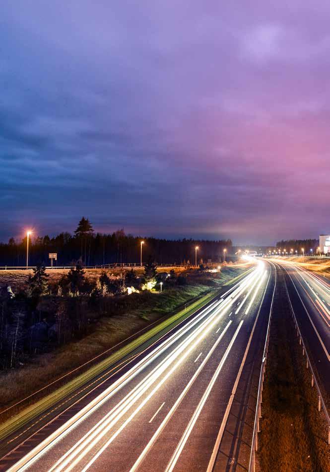 Valtaväylien varrella Merikaupunki Kotka seisoo uljaasti Suomen tärkeimpien väylien varrella, meren ja Kymijoen kuohujen äärellä.