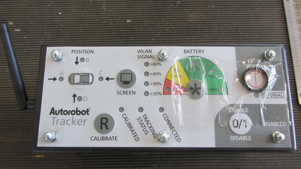 51 Perusversiosta poiketen mittalaitteen varustuksesta löytyi myös Autorobot Tracker - nimeä kantava apulaite (kuva 42).