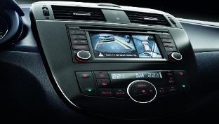 Rengaspaineen valvontajärjestelmä Lämmitettävät etuistuimet NissanConnect Peruutuskameran automaattinen pesuri 2) Liikkuvien kohteiden tunnistusjärjestelmä 2) Around View Monitor -kamerajärjestelmä