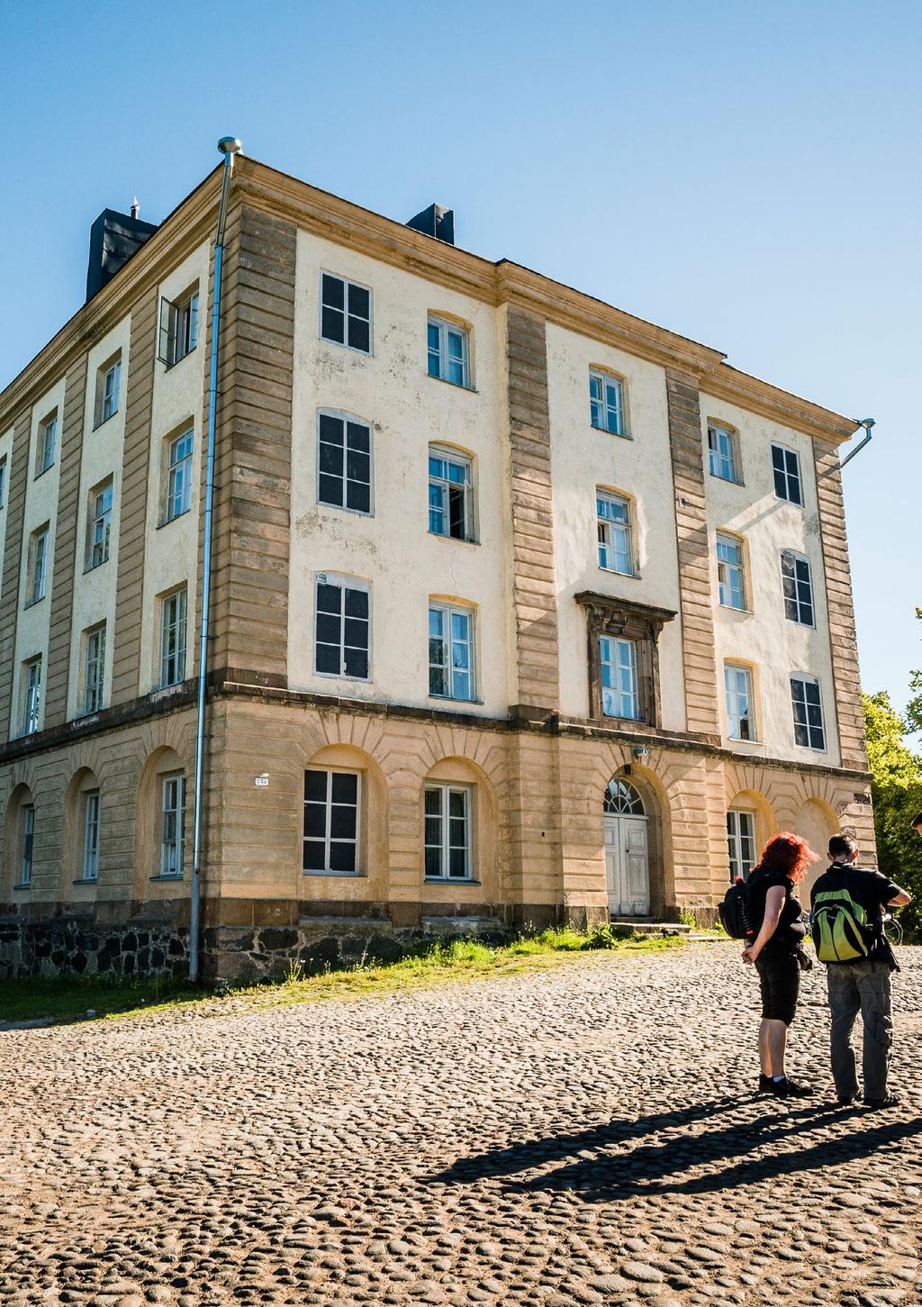 Vuokranantajalla on vuokrakaudella vuokralaisen kanssa etukäteen sovittaessa oikeus päästä huoneistoon sen hoitoon ja kunnon valvontaan liittyvissä asioissa.