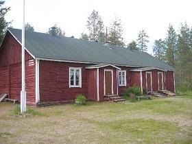 Metsäkämppä rakennettiin alun perin Salmijärvelle vuonna 1949. 1960-luvun alussa se purettiin ja koottiin uudelleen Pitkäkankaalle.