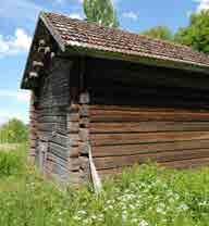 Perusnäyttely kertoo muun muassa paikallisista elinkeinoista ja seudun kartanoista. Kiikalan kotiseutumuseo, Porvarinpolku 10, Kiikala Avoinna 4.6. 27.8.2017 su 12 15.