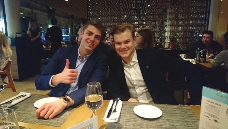 Hän järjestää yritysvierailut ja pyrkii kehittämään niiden sisällön huippuunsa. Lisäksi Jaakko järjestää huikeaakin huikeammat Puolipitkät vuoden mittaan.