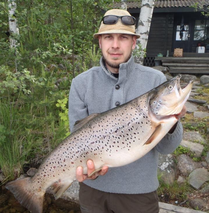 3. Kalastuslupa-alueet, luontomatkailukohteet ja melontareitit Kermajärven viehekalastusalue Keväällä 2014 aloitti toimintansa uudistettu viehekalastusalue Kermajärvellä ja lupa-alueen uusilla