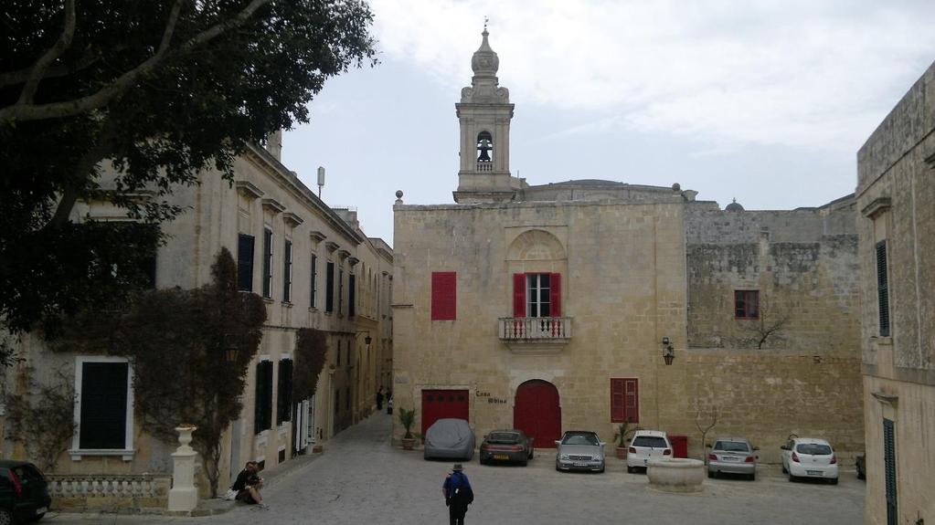 On hyvä muistaa, että Malta on ollut kautta aikojen hyvin kiintoisa paikka maailman valloittajille ja siellä