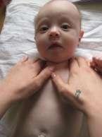 Pyri pitämään vauvan varpaat hieman erillään toisistaan hieronnan aikana.