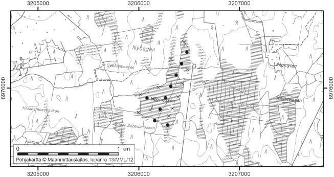 Tapio Toivonen 14. Högmossen Högmossen (kl. 1242 05, x=6975,8, y=3206,1) sijaitsee noin 6 km Korsnäsin keskustasta itäkaakkoon. Suo rajoittuu loivapiirteiseen moreenimaastoon.