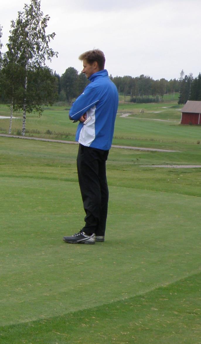 Junnutiimi, yhteystiedot Pro Asikainen Mika, puh: 050-9186235, s-posti: pro@hirvihaarangolf.fi Ohjaajat Front Mikko puh.: 044-9789842, s-posti: sal.mikko@kolumbus.fi Hellström Jarno puh.