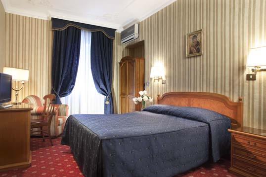 HOTELLITIEDOT Hotelli Genio / Rooma ****- Hyvällä paikalla historiallisessa ydinkeskustassa, lähellä Navonan aukiota ja Tiber-jokea uusrenessanssityylisessä rakennuksessa sijaitseva perinteikäs ja