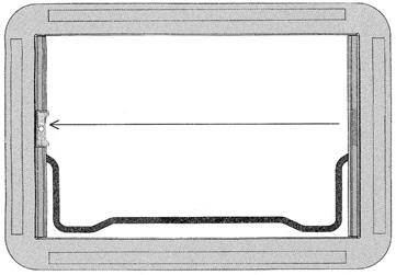 Rullaverhon sulkeminen: 1. Rullaverho suljetaan tarttumalla reunatangon (ei vipukytkintä) keskiosaan ja kiinnittämällä se vastapäiseen reunatankoon (vipukytkimellä). 2.