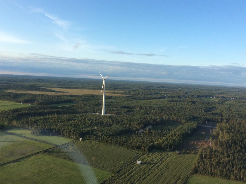 SATELCOM OY DI Leif Saarela Esiselvitys Tuulivoimapuiston televisiovastaanotolle mahdollisesti aiheutuvien