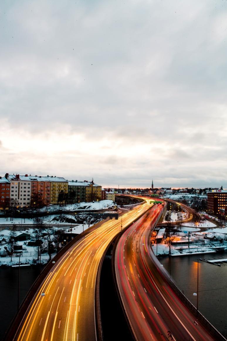 Selvitetyt hallinto- ja toimintamallivaihtoehdot Yhteenveto Nykytila: Hallintomallivaihtoehto 0 HKL-liikelaitos jatkaa nykyisen kaltaisena Hallintomallivaihtoehto 1 HKL-liikelaitos ja Raideliikenne