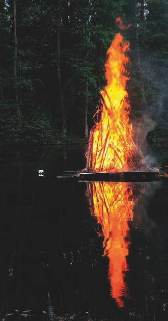 Leiri antaa mahdollisuuden vanhemmille. Isovanhemmille ja kummeille tarjota omille tai tuttavapiirin lapsille upea kesäinen kokemus Orolla. JOHDATUKSESSA Oron Juhannus 23. 25.6. Perjantai 23.6. JUHANNUSAATTO 17.