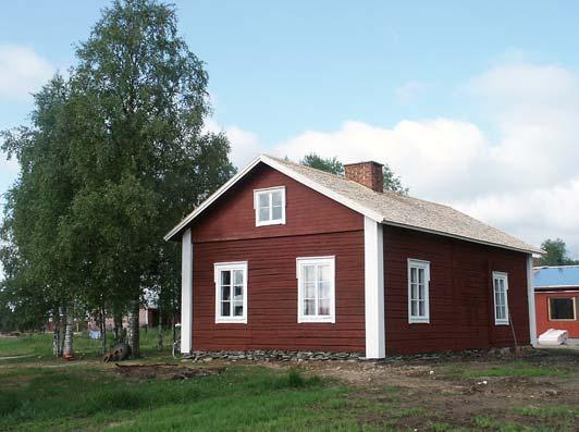 Vanhojen rakennusten kunnostamisessa pääperiaatteena on, että rakennuksen omistaja kustantaa tarvittavat materiaalit.