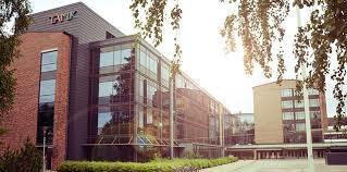 8 1 JOHDANTO Tampereen ammattikorkeakoulu TAMK on yksi Suomen suurimmista ammattikorkeakouluista. Ammattikorkeakoulun päätehtäväksi on tarjota opetusta ammatillisiin asiantuntijatehtäviin.