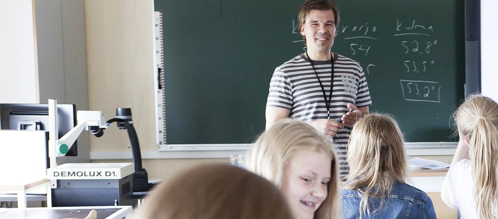 106 Tampereen kaupungin tilastollinen vuosikirja 2014-2015 Koulutus Koulutus Education Taulukot 9.1 Perusasteen jälkeisiä tutkintoja suorittanut 15 vuotta täyttänyt väestö...108 9.