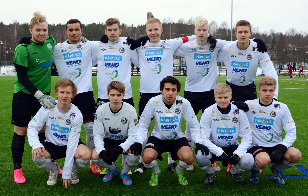 FC Haka j/hjs:n A-poikien joukkue käynnisti SM-karsinnat lauantaina 30.1. Pullerilla ottelulla JJK:ta vastaan. Vieraat veivät pelin nimiinsä maalein 2-1.