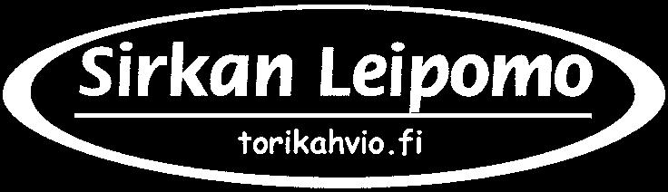 Torikauppiailta löytyy laaja kirjo paikallisia tuotteita aina muikuista mansikoihin ja kesähatuista käsitöihin.