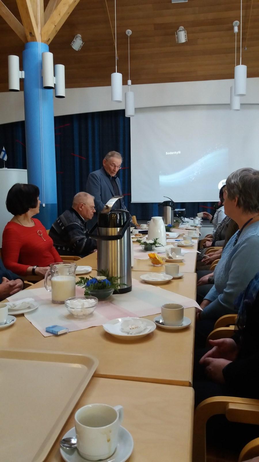 Vanhustenkotiyhdistyksen toimintaa ja hankkeita.