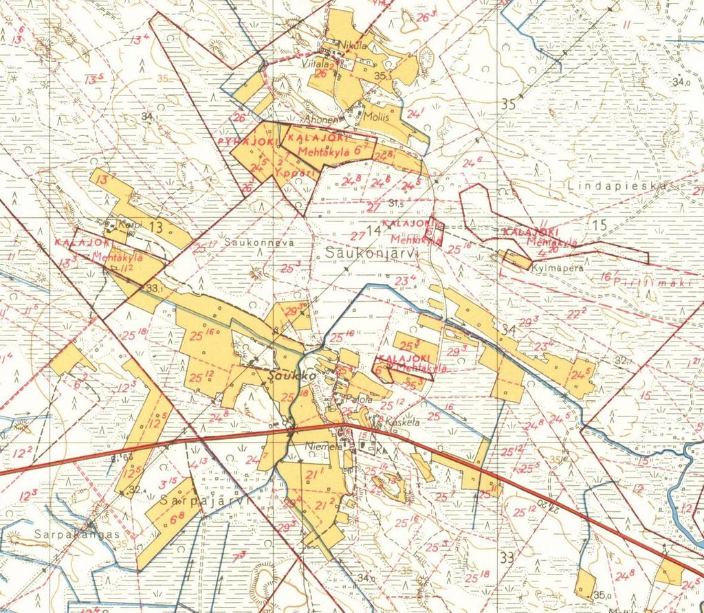 10 Ote vuoden 1954 peruskartasta 243204 Viitaperän ja Saukonperän kohdalta. Entinen Saukonjärven alue on osaksi peltomaana. Voimalinja kulki samalla kohdalla kuin nykyisin.